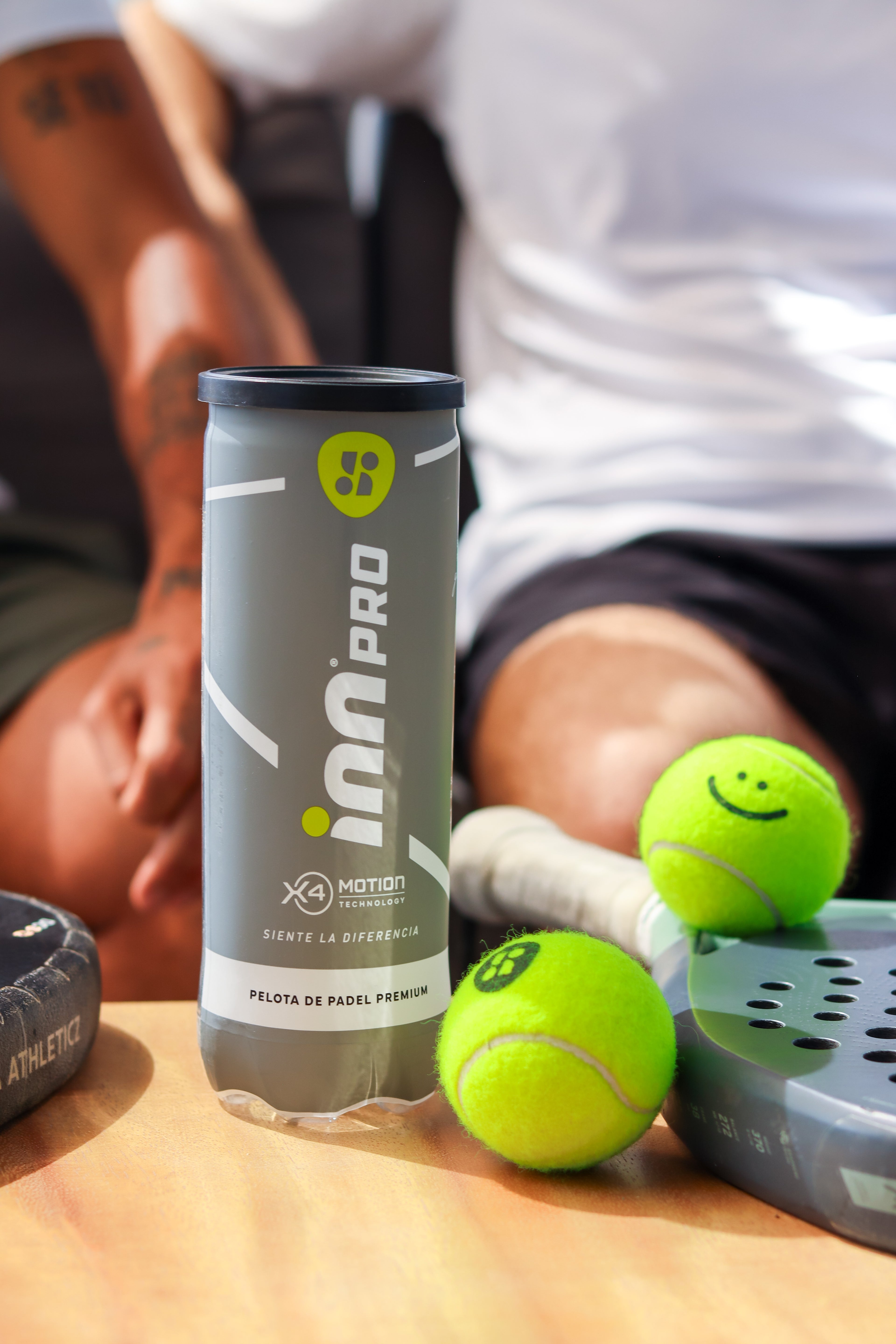 Pelotas con carita feliz smiley face